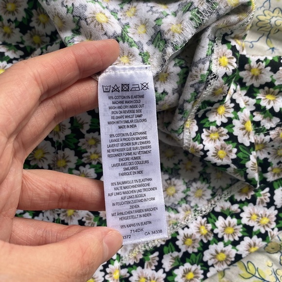 Free with 300 purchase- french connection floral mini dress - Picture 5 of 5